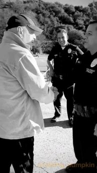 Вопреки слухам крепкий орешек Брюс Уиллис впервые за три года появился на публике