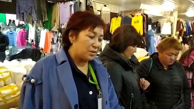 Москвадагы Баткен РАЙОНДУК  активисттер Баткенде уйу жок жердештерге жардам беришти.