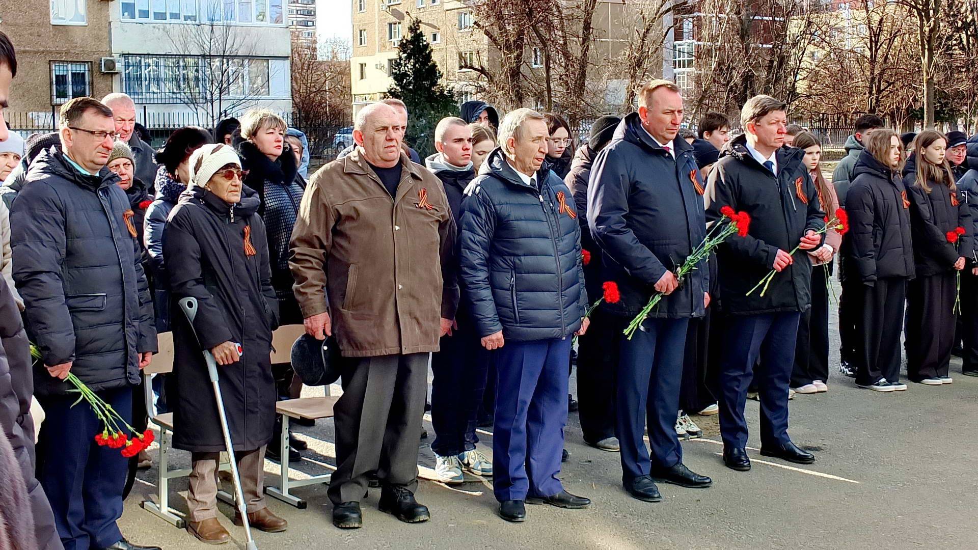 Открытие мемориальной доски Александру Антонову -Герою России
