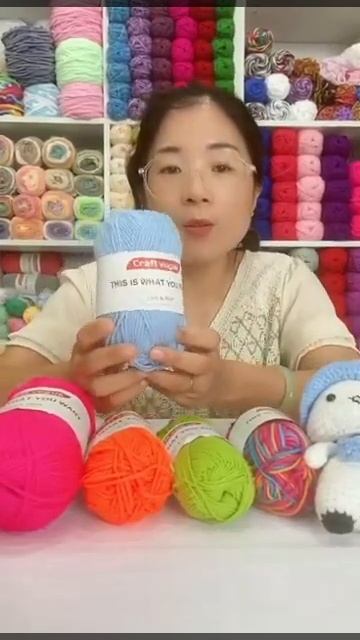 Introduction of different yarns