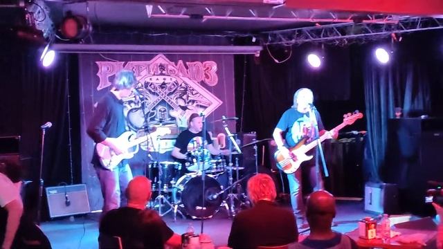 Blues gravity - My Generation.