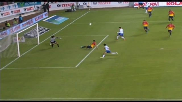 Chest the best! Clever deflection for goal in Mexico!