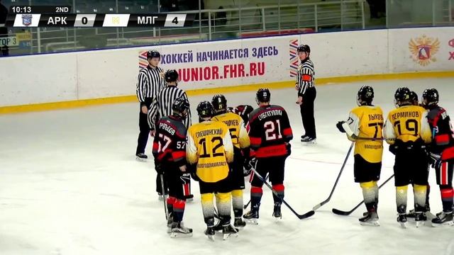 Драка Антон Триль сила!! ХК "Арктика"