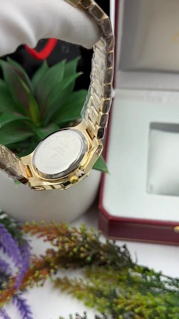 Часы кварцевые женские Hublot