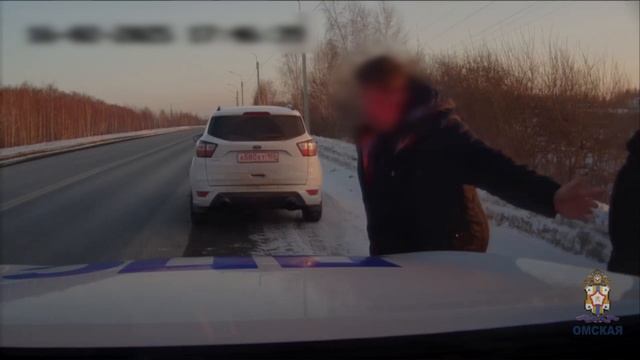 В Омской области госавтоинспекторы доставили в больницу женщину, нуждающуюся в срочной медпомощи