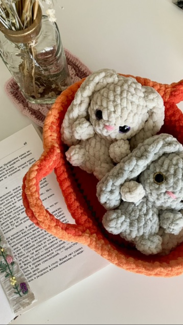 Мастер-класс на плюшевых зайчиков!
Схема ВК и на Ютуб❗️ #амигуруми #вязаныеигрушки #вязаниекрючком