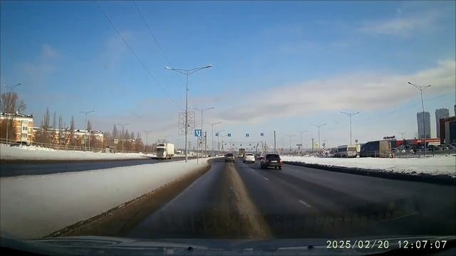 КоАП РФ Статья 12.12. Проезд на запрещающий сигнал светофора или на запрещающий жест регулировщика