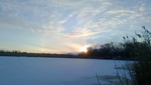 зимние пейзажи ❄️🏔️ закат 🌅 речка со льдом 👍