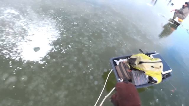 СУДАКИ РВУТ ЛЕСКУ. ОКУНИ ЗА КИЛО. ЭТО МЕЧТА. Рыбалка зимой