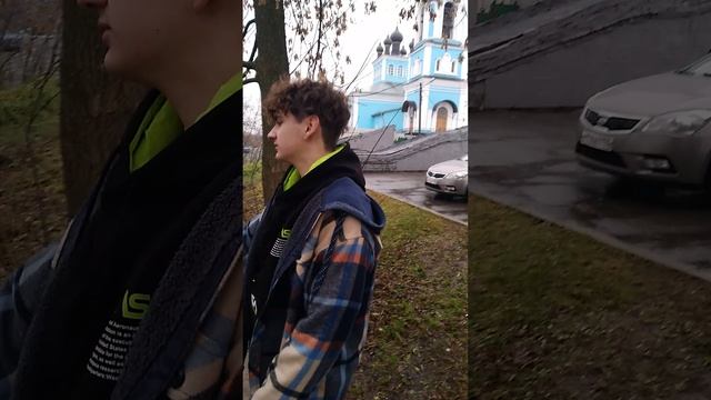 Пытались зайти в спецсооружение, идут два наклонных ходка в Бомбоубежище