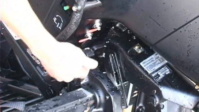 Rocke TV by Rocke Solid Marine - Dewatering the Evinrude 55 MFE Outboard Engine