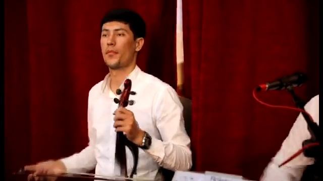 Устод Мардон Мавлонов мехмони хонаводаи мо дар Душанбе.