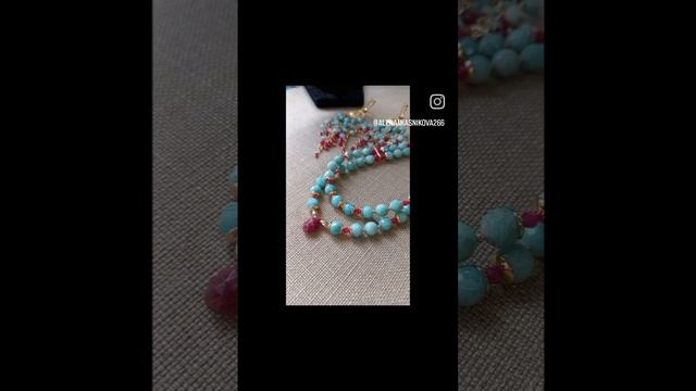 ОЖЕРЕЛЬЯ 
КОЛЬЕ 
КОМПЛЕКТЫ 
УКРАШЕНИЯ ИЗ НАТУРАЛЬНЫХ КАМНЕЙ