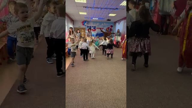 Утренник в детском саду, посвященный Дню Защитника Отечества