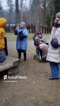 в гостях у деда мороза с бабой Ягой.