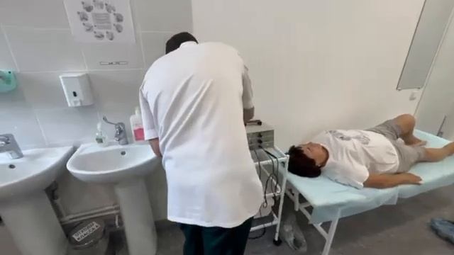 Хирург, пункция сустава _Евромед Плюс_