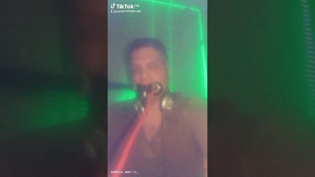 Шансон.......
..Один эммигрант
89187025201  по поводу  мероприятий,. Вацап