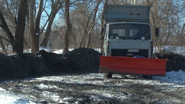 Розчищення річки міст