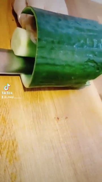 Нарезка огурца на суши