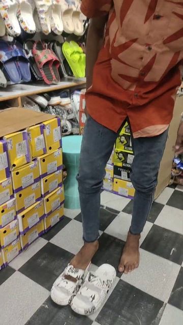 🤯இன்னாது offerla slippers aa 🤯 #experiment #trending #viral #comedy #shorts #slippers