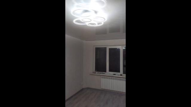 Укладка ламината в Макеевке с монтажом плинтусов, люстры и других мелочей. 2025г.