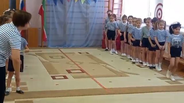 утренник дочки, посвящённый 23 февраля