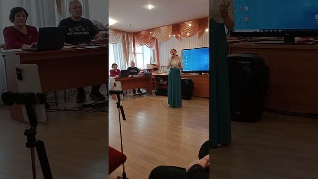 А эта песня "Я пришла за счастьем"!