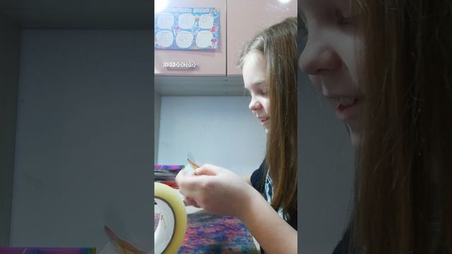 Как я снимаю видео как я заправляю кровать и делаю наклейки