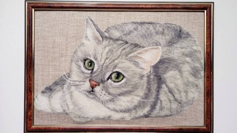 Портрет в технике сухого валяния овечьей шерсти на холсте.