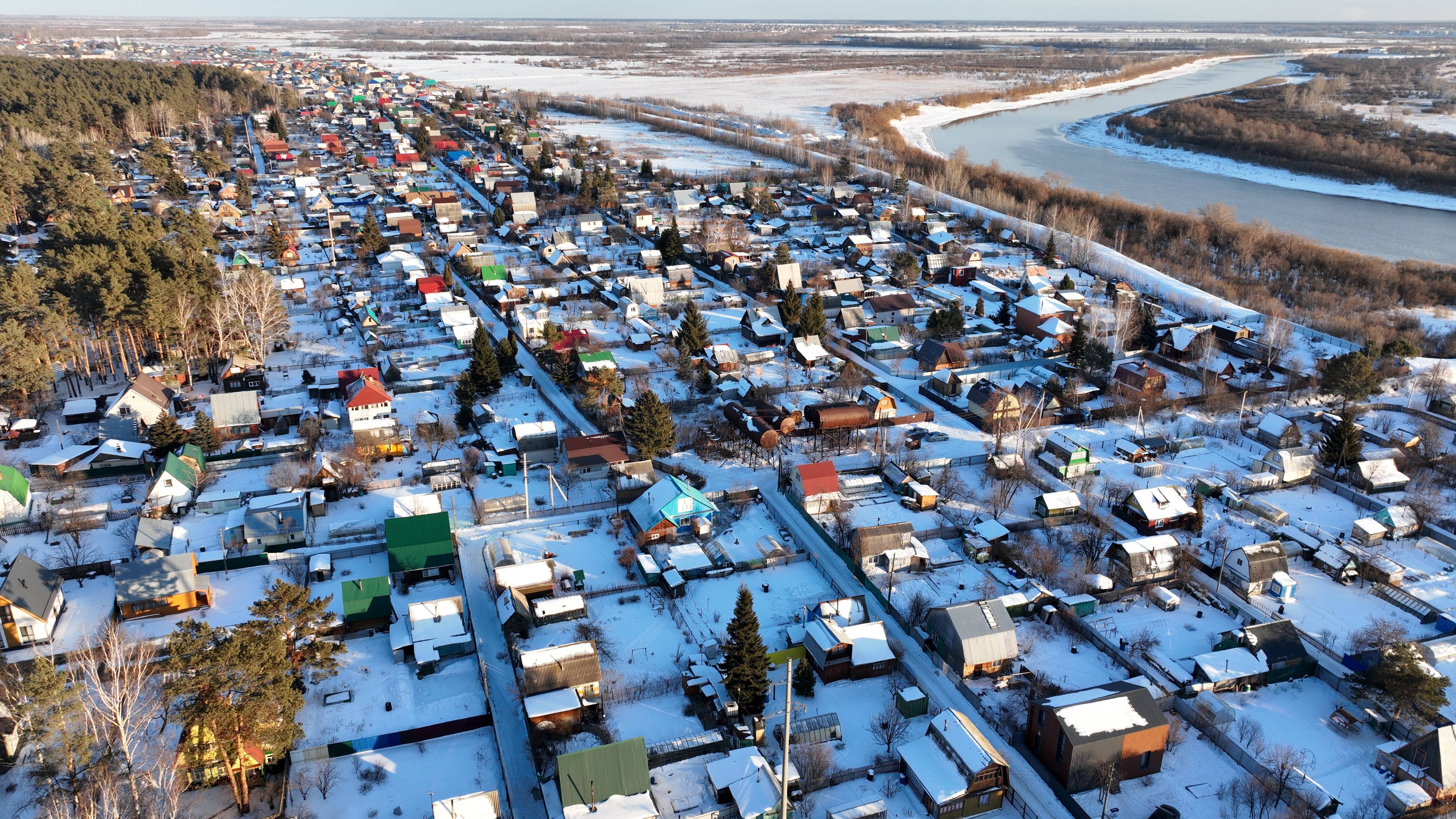 Дача в 5 минутах от Тюмени по Тобольскому тракту в СНТ Калинка, в окружении хвойного леса, реки Тура