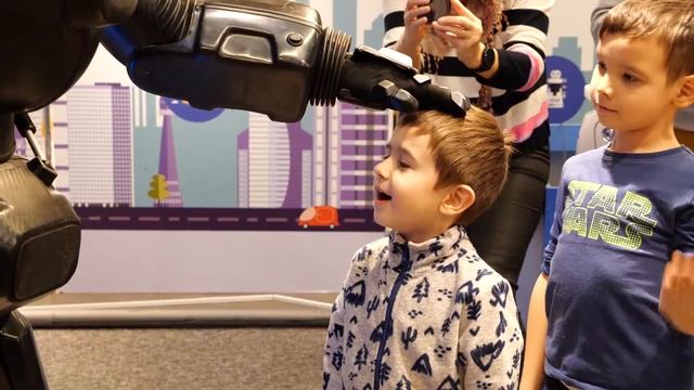 ROBOPARK to międzynarodowa interaktywna wystawa robotów dla całej rodziny