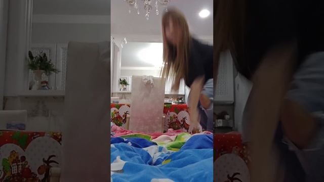 прыжок на кравати 😅