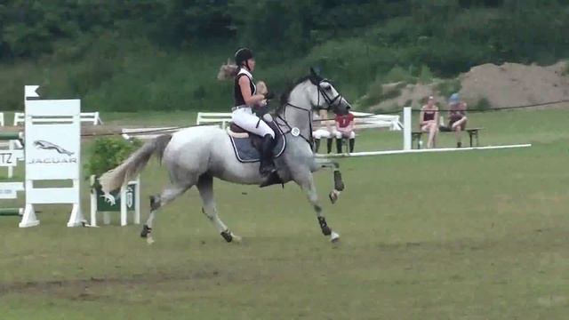 Cassia Springprüfung Kl. M** / Victoria Rodde Waabs 5.7.2015