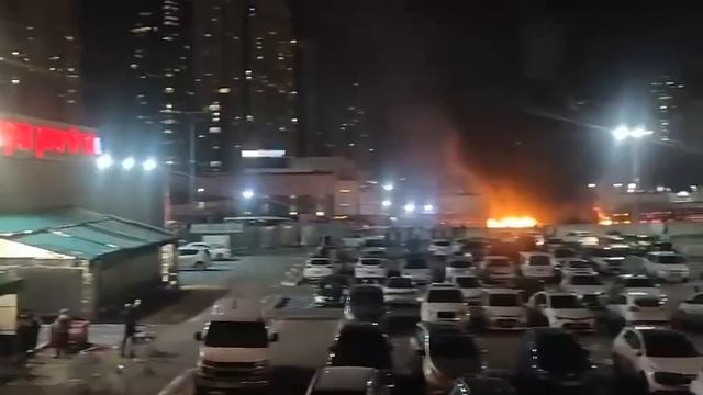 В Израиле массовые теракты: подорваны не менее трёх автобусов.

В Бат-Яме, пригороде Тель-Авива, с р