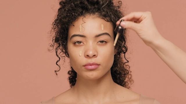 Build your coverage | NEW Hyaluronic Hydra-Foundation