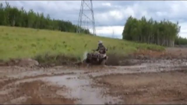 Yamaha Grizzly 660 mud ride