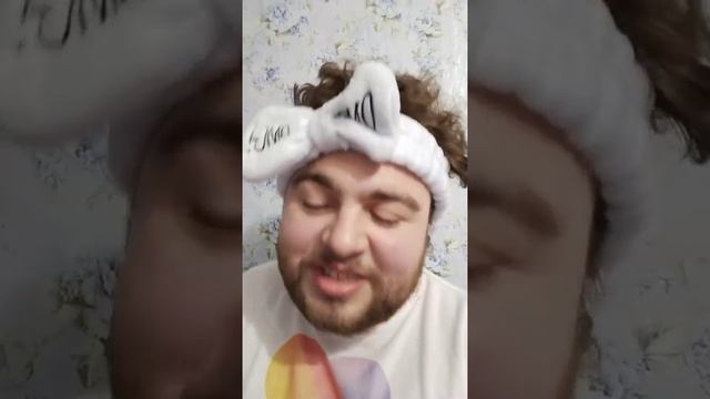 480p_04_Шура_Стоун_возвращается_на_все_экраны_соц_сетей