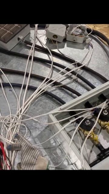 Система контроля пламени щита управления газовой печи полимеризации.