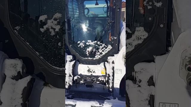 Мини погрузчик BOBCAT S530 на джойстиках.