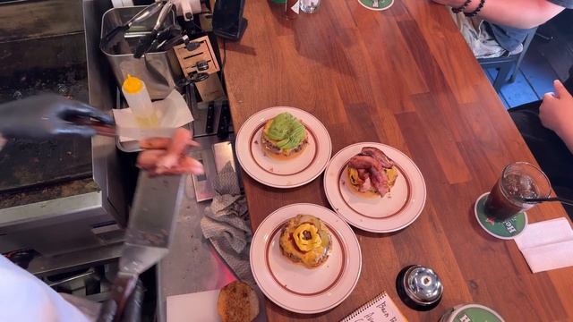 WEST Coast! EAST Coast! Burger Culture ALIVE in Osaka!
