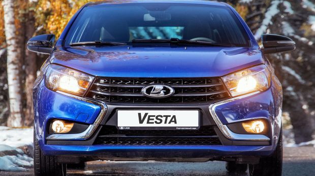 АвтоВАЗ продолжает улучшать Lada Vesta 2025: в продажу вышла версия с новой коробкой