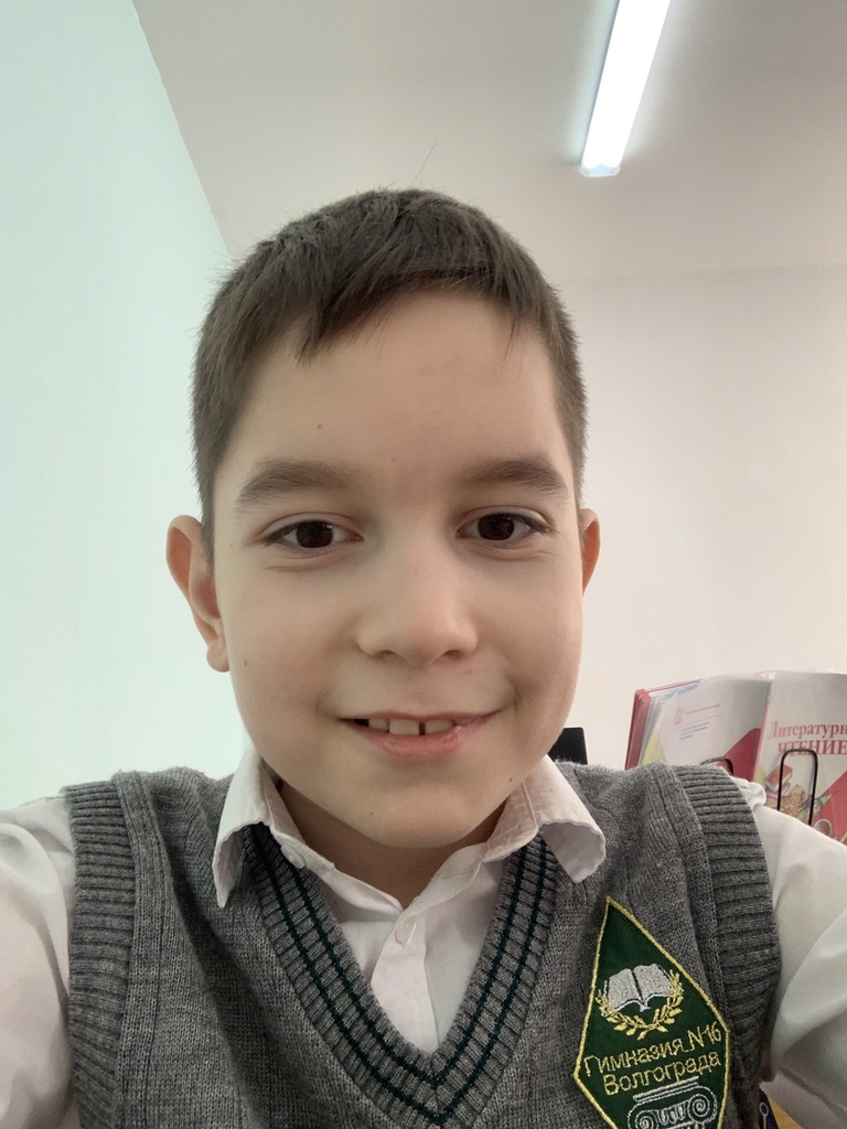 Сидим в школе на уроке 