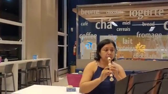 Hotel California (Eagles) - uma música gostosa de se ouvir.