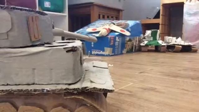 Kv 1 and 2 vs tiger 1 (cardboard tanks)