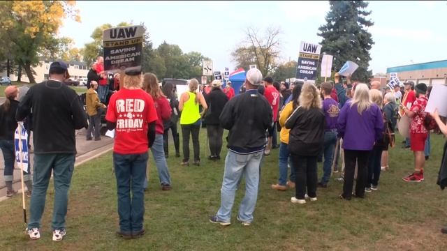 UAW president names Gov. Walz as top two pick for vice president
