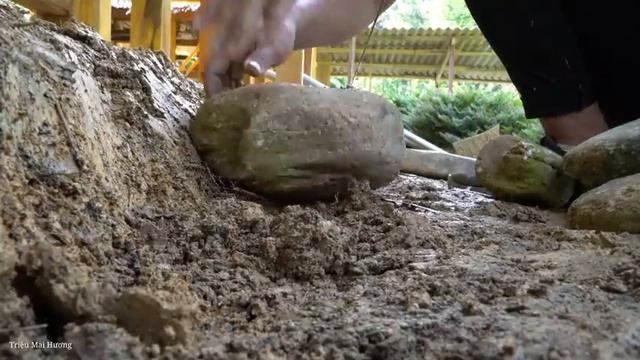Completing the Bamboo house: Tiling stone floors and Harvesting Watermelons to sell. Trieu Mai Huong