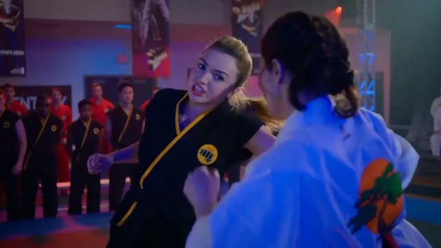 Samantha vs Tory Fight Scene || Cobra Kai