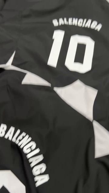 Ветровка Balenciaga