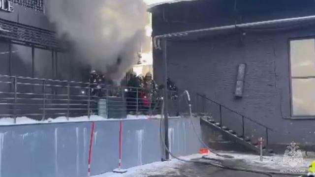 🔥В центре Москвы во дворах на Нижней Красносельской загорелся лаундж-бар🔥