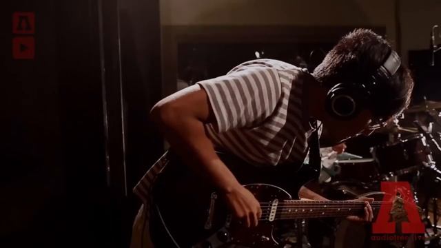 Foxing - Bloodhound / Inuit (sub español)